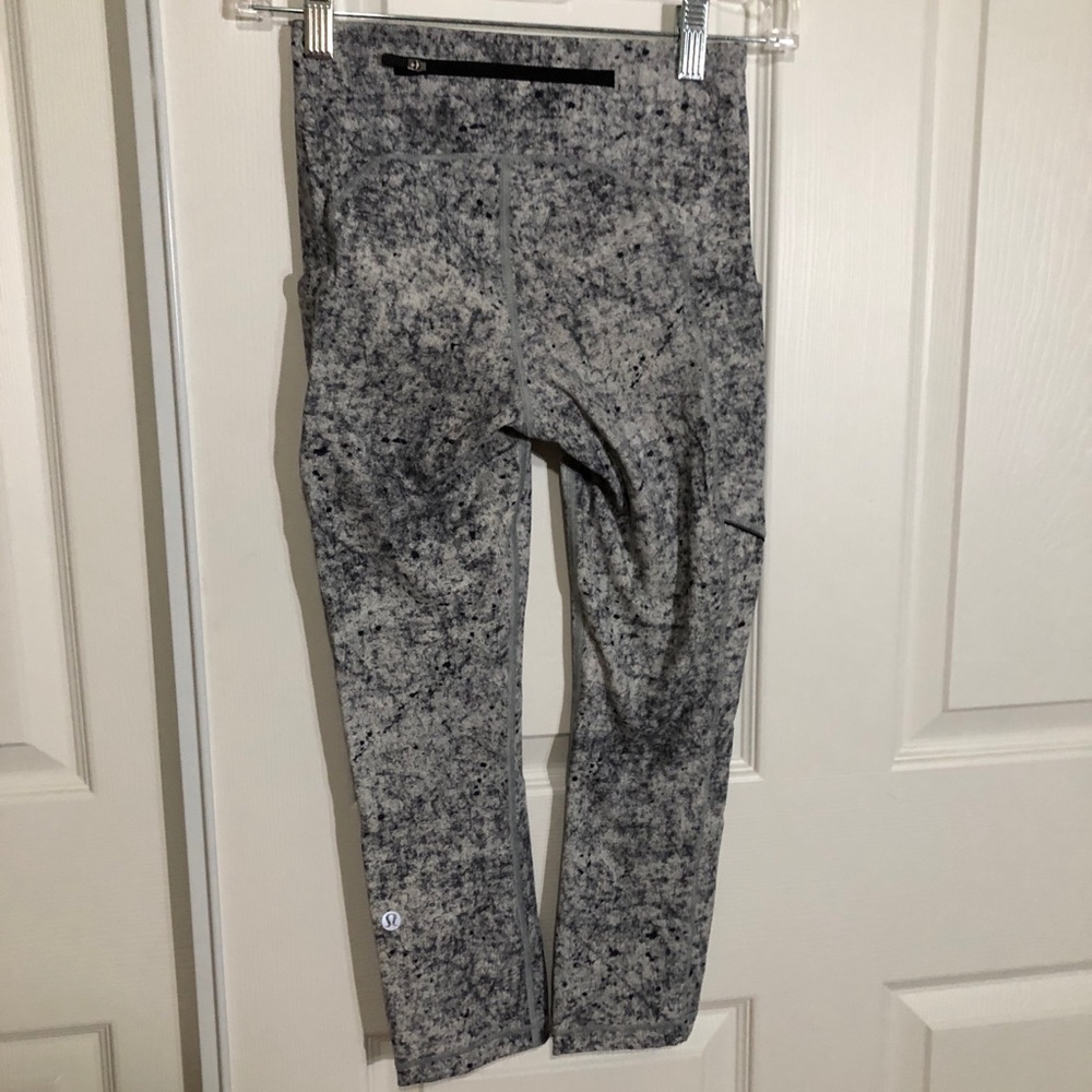 Lululemon crop leggings